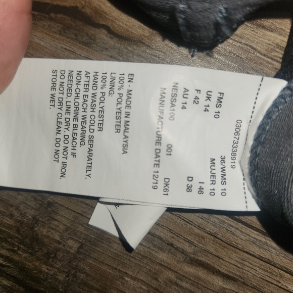 Nike swimsuit - Picture 2 of 3